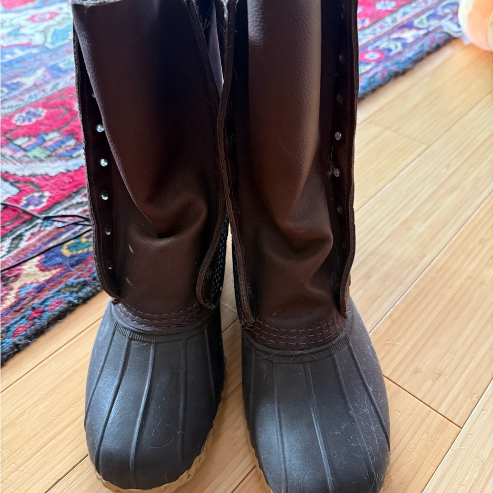 3M Thinsulate Brown and Red Lined Boots
